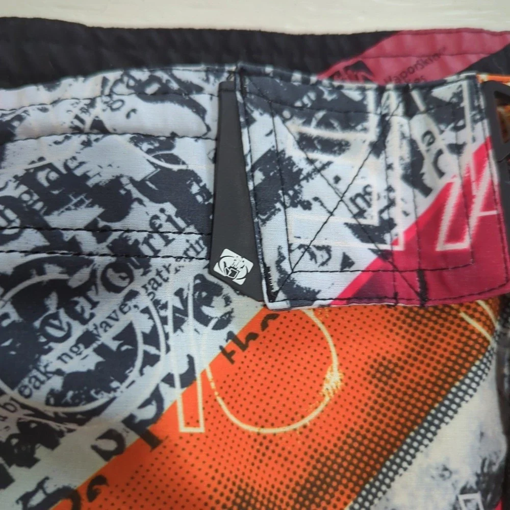 MEN'S BODY‎ GLOVE IMAGES 4 LIFE VAPOR SKIN SERIES BOARDSHORTS SZ 32 4WAY STRETCH